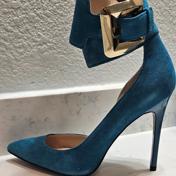 Guess Teal Pumps. Size 7. Worn one time. - Picture 1 of 3